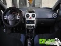 Usata Opel Corsa 75 CV (55 kW) 2009 Blu Utilitaria
