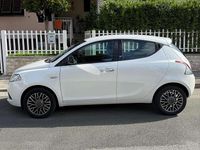 Usata Lancia Ypsilon Gold 69 CV (50 kW) 2016 Bianco Utilitaria