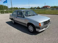 Usata Opel Corsa 45 CV (33 kW) 1983 Grigio Berlina