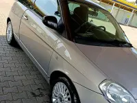 Usata Lancia Ypsilon 69 CV (50 kW) 2011 Marrone Utilitaria