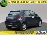 Usata Lancia Ypsilon Gold 69 CV (50 kW) 2017 Bluazzurro Utilitaria