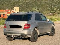 Usata Mercedes ML320 224 CV (164 kW) 2007 Grigio SUV