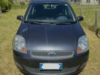 Usata Ford Fiesta Titanium 75 CV (55 kW) 2007 Utilitaria