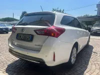 Usata Toyota Auris Lounge 90 CV (66 kW) 2014 Bianco Station wagon