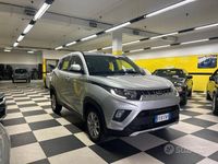 Usata Mahindra KUV100 83 CV (61 kW) 2019 Gray SUV