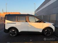 Usata Ford Tourneo Courier Active 126 CV (92 kW) 2025 Bianco Monovolume