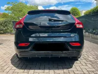 Usata Volvo V40 115 CV (84 kW) 2013 Nero Berlina