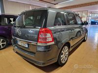 Usata Opel Zafira 125 CV (91 kW) 2011 Grigio Monovolume