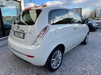 Usata Lancia Ypsilon 69 CV (50 kW) 2011 Bianco Utilitaria