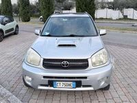 Usata Toyota RAV4 116 CV (85 kW) 2004 Argento SUV