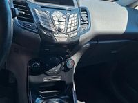 Usata Ford Fiesta Titanium 75 CV (55 kW) 2015 Nero Utilitaria