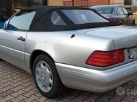 Usata Mercedes SL320 231 CV (169 kW) 1996 Grigio Cabrio