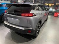 Usata Peugeot 2008 Allure 102 CV (75 kW) 2024 Giallo SUV