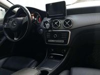 Usata Mercedes GLA180 122 CV (89 kW) 2018 Bianco SUV