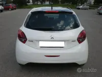 Usata Peugeot 208 75 CV (55 kW) 2016 Bianco Utilitaria