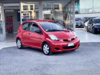Usata Toyota Aygo 68 CV (50 kW) 2009 Rosso Utilitaria