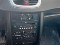 Usata Peugeot 207 75 CV (55 kW) 2008 Grigio Utilitaria
