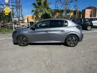 Usata Peugeot 208 Allure 101 CV (74 kW) 2022 Grigio Utilitaria