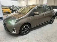 Usata Toyota Yaris Hybrid Active 73 CV (53 kW) 2018 Grigio Berlina