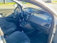 Usata Lancia Ypsilon Platinum 69 CV (50 kW) 2011 Argento Utilitaria