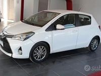 Usata Toyota Yaris Lounge 90 CV (66 kW) 2016 Bianco Berlina