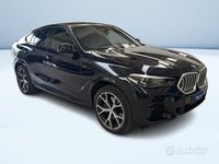 Usata BMW X6 M Sport 333 CV (244 kW) 2021 Nero metallizzato SUV