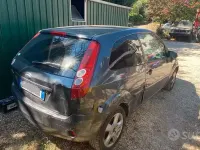 Usata Ford Fiesta 75 CV (55 kW) 2008 Nero Utilitaria