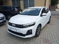 Usata Dacia Sandero Expression 120 CV (88 kW) 2024 Rosso Utilitaria