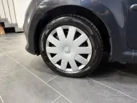 Usata Peugeot 107 68 CV (50 kW) 2007 Grigio Utilitaria