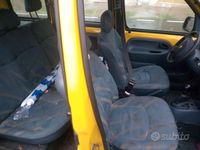 Usado Renault Kangoo 58 CV (42 kW) 2000 Monovolumen