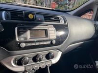 Usata Kia Rio 90 CV (66 kW) 2015 Nero Utilitaria