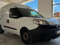 Usata Fiat Doblò 105 CV (77 kW) 2021 Bianco Monovolume