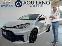 Usata Toyota Yaris 280 CV (205 kW) 2024 Bianco Utilitaria