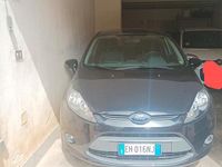 Usata Ford Fiesta 70 CV (51 kW) 2011 Nero Berlina