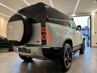 Usata Land Rover Defender SE Dynamic 249 CV (183 kW) 2023 Bianco SUV