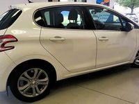 Usata Peugeot 208 Allure 82 CV (60 kW) 2015 Bianco Utilitaria