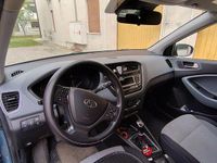 Usata Hyundai i20 Comfort 75 CV (55 kW) 2015 Blu Berlina