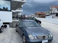 Usata Mercedes E220 Avantgarde 149 CV (109 kW) 2003 Blu Berlina