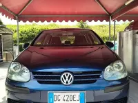 Usata VW Golf V 105 CV (77 kW) 2007 Blu Berlina