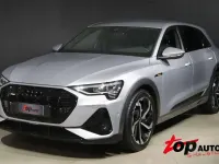 Usata Audi e-tron S-Line 300 kW (408 CV) 2022 Argento SUV