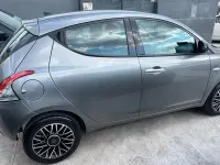 Usata Lancia Ypsilon Gold 69 CV (50 kW) 2022 Grigio Utilitaria