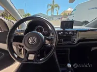 Usata VW cross up! 75 CV (55 kW) 2015 Bianco Utilitaria