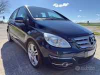 Usata Mercedes B180 Premium 140 CV (102 kW) 2011 Blu Monovolume