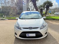 Usata Ford Fiesta 68 CV (50 kW) 2010 Argento Berlina