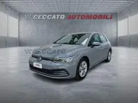 Usata VW Golf VIII Life 116 CV (85 kW) 2024 Grigio Utilitaria