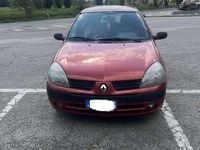 Käytetty Renault Clio II Authentique 58 HP (42 kW) 2004 Sedan