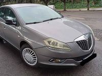 Usata Lancia Delta 120 CV (88 kW) 2010 Grigio Utilitaria