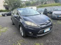 Usata Ford Fiesta 68 CV (50 kW) 2011 Grigio Berlina