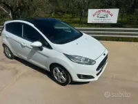 Usata Ford Fiesta Titanium 75 CV (55 kW) 2014 Bianco Utilitaria