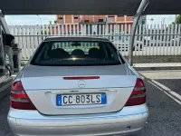 Usata Mercedes E270 Elegance 177 CV (130 kW) 2003 Grigio Berlina
